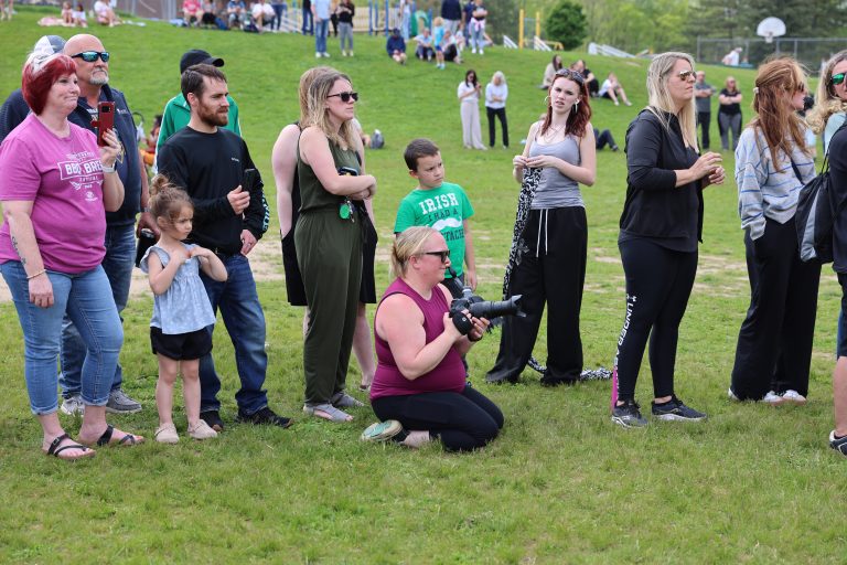 Running is Elementary: parents cheering